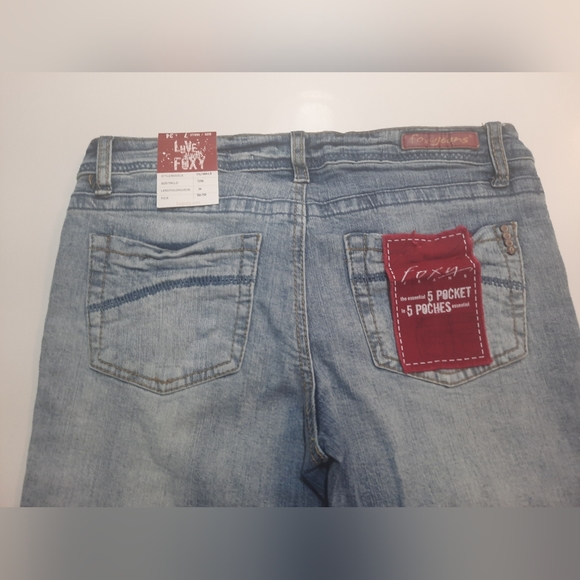 Foxy Stonewash Jeans - Picture 4 of 4